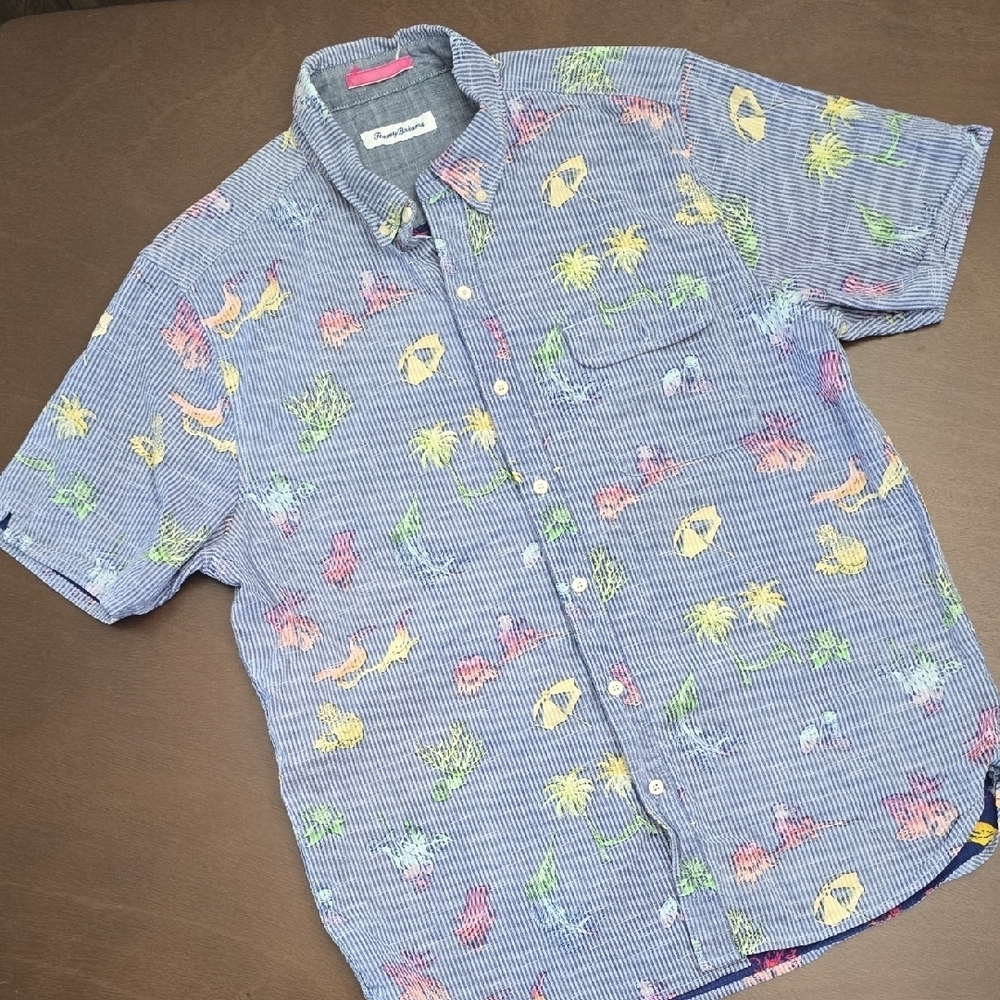 TOMMY BAHAMA Men's M Blue Striped Shirt with‎ Tropical Print Beach Short Sleeve